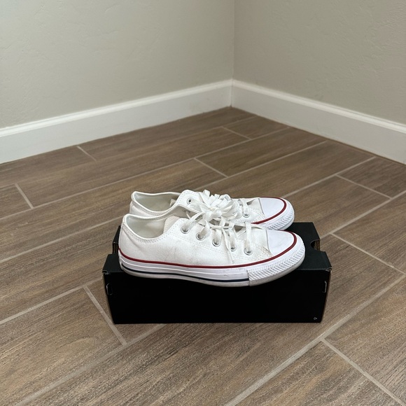 Converse Chuck Taylor All Star Sneaker in Optical White, size 6 women - Picture 6 of 11